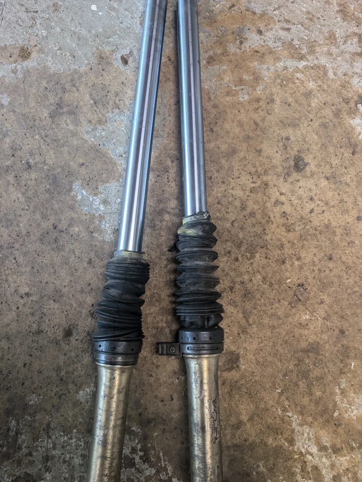Amortiguadores horquillas suspensión delantera derecha izquierda Suzuki Rm125 1981 Foto 3 de 4