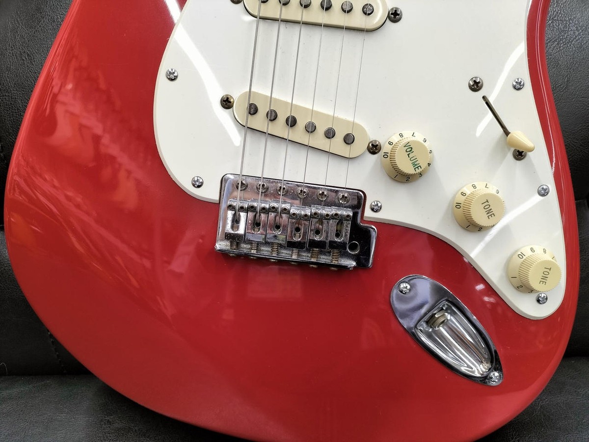 FENDER MEXICO STANDARD STRATOCASTER /TRD Used 1995 Poplar body w