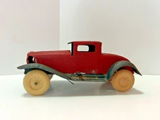 Antique 1930s 1940's Wyandotte Pressed Steel Vintage Toy Automobile Car 8"