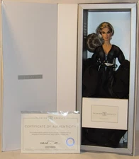 Dusk in Bloom Luchia Zadra Close-Up Doll NRFB Fashion Royalty LE 1500