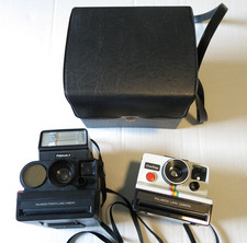 2 POLAROID CAMERAS 1 FLASH, 1 CASE - PRONTO LAND CAMERA - ONE STEP CAMERA