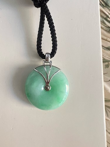 Circle Donut. Apple Green Jadeite Jade 18K White Gold W/Diamonds Bail Pendant - Picture 8 of 12