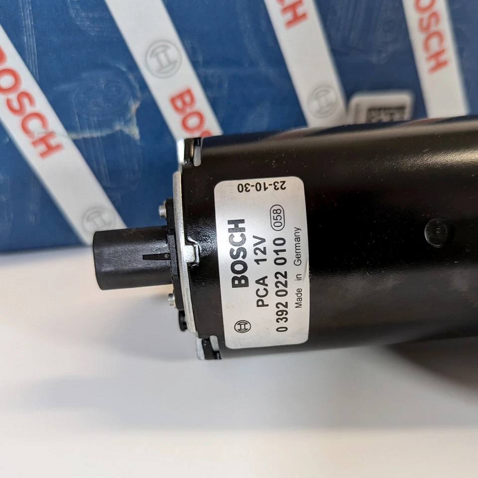 ACTUALIZADO Genuino Bosch Bomba de Agua Auxiliar Intercooler Refrigerante Mercedes ML63 AMG Foto 2 de 4