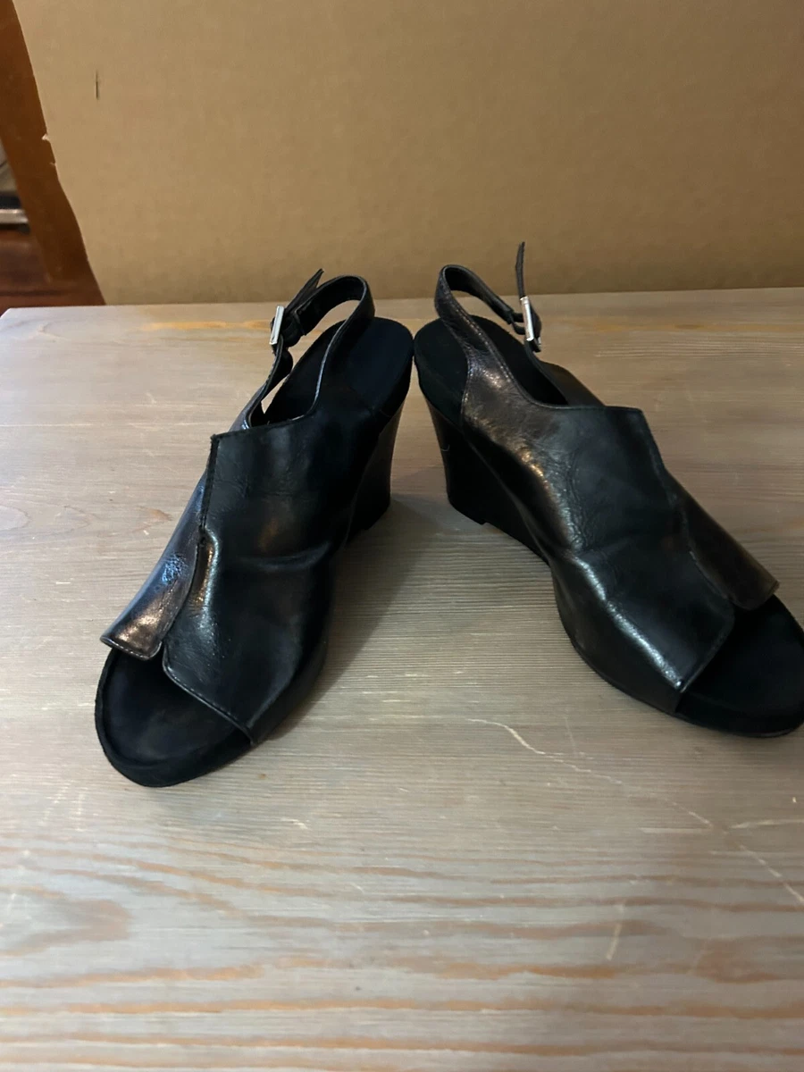 Aerosoles black deals wedge sandals