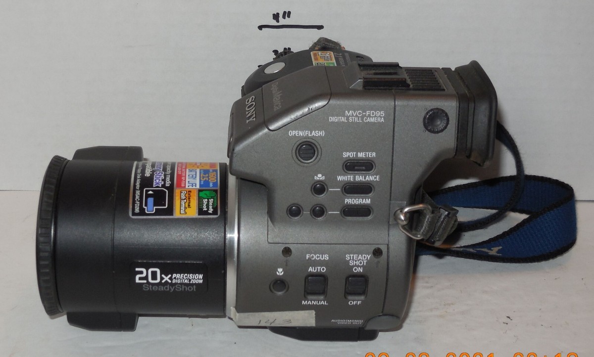 【希少】SONY MVC-FD95 デジタルカメラ Sony Mavica MVC-FD95 2.1MP Digital Camera - Black & Metallic