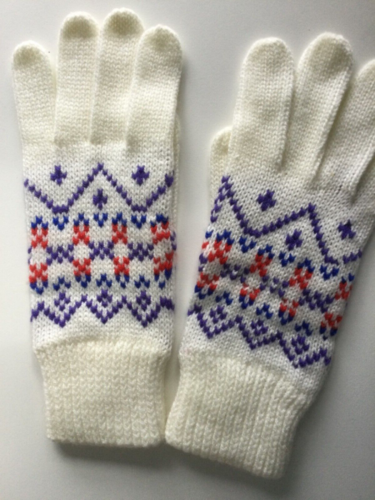 Vintage Snowflake Print Cream Gloves OSFA - NEW - FREE POSTAGE - Picture 1 of 5
