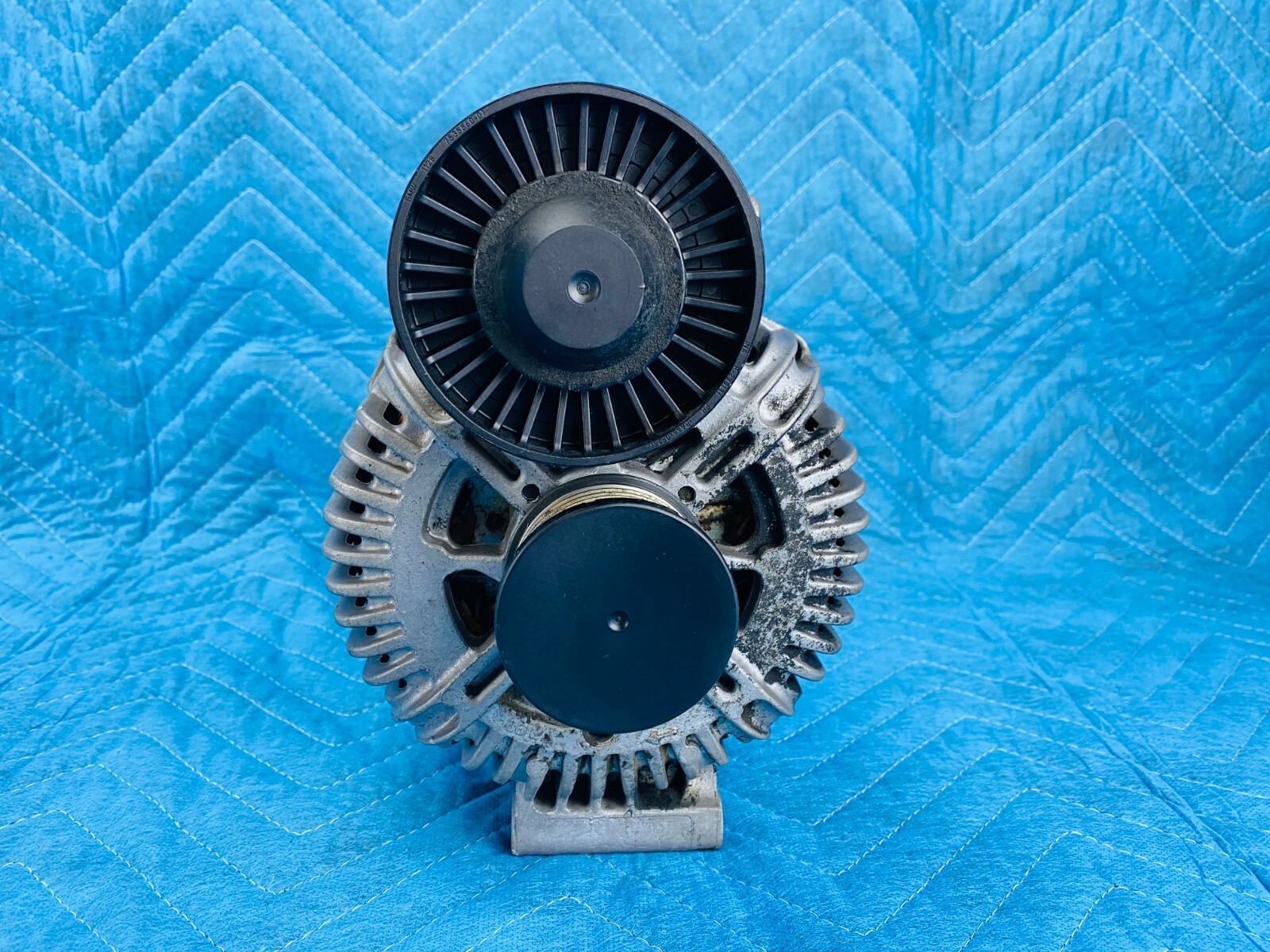 Genuine BMW Alternator w/ Bolts 12317521178 OEM | eBay