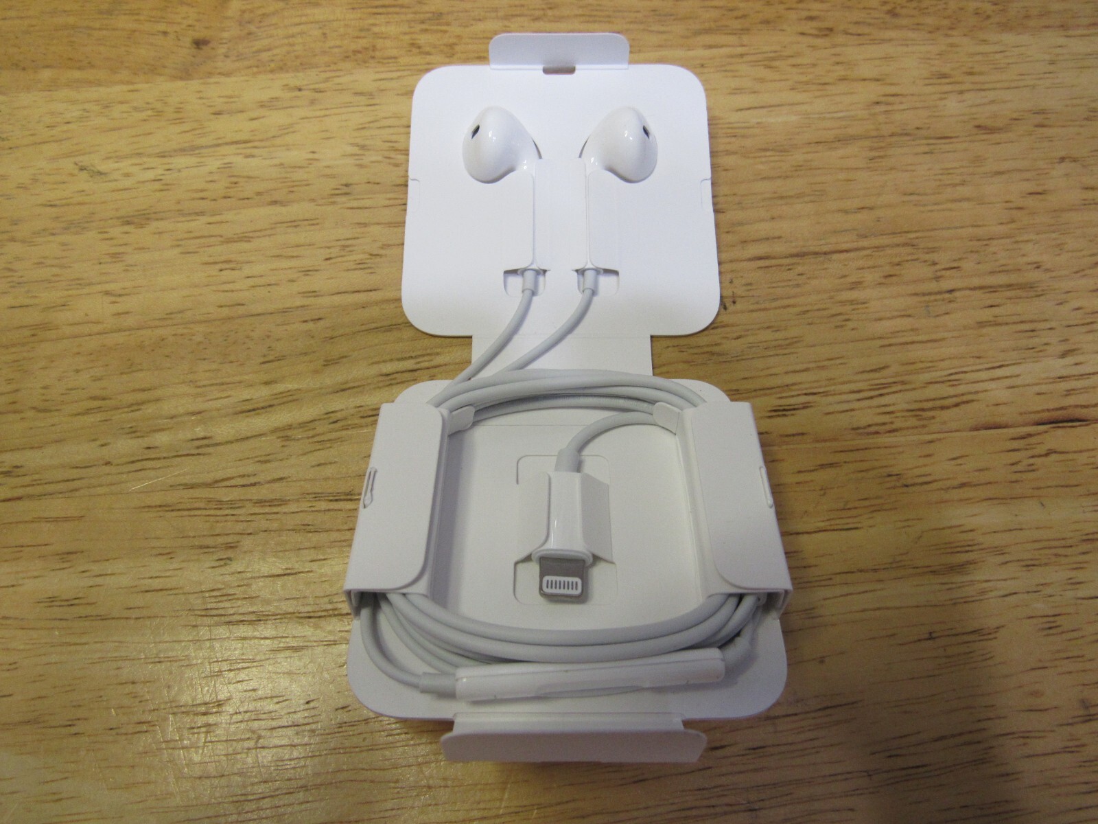 Apple Earpods iPhone Lightning Cable Headphone W Lighting to 3.5mm Jack Adapter-image