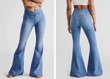 We The Free Venice Beach Pull-On Flare Jeans Women  s 29 Light Blue Denim Stretch