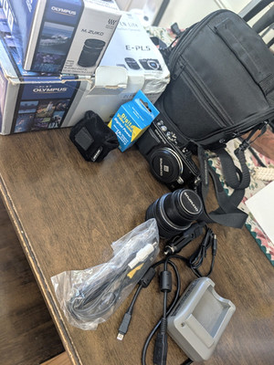 Olympus PEN Lite E-PL5 16.1MP Mirrorless Camera Black w/ 40-150mm f/4.0