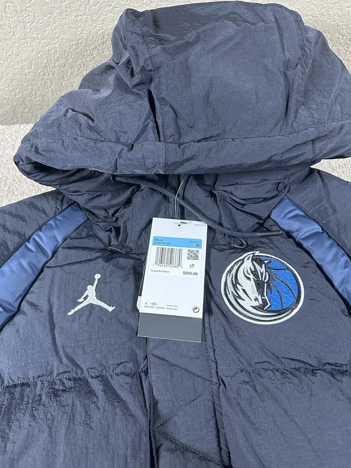 RARA Chaqueta acolchada con cremallera completa Nike Jordan de los Dallas Mavericks Mediana $255 Foto 3 de 4