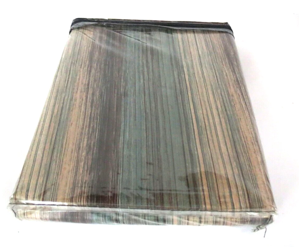 NUEVO - Cortina de Ducha Metro Luxe Rayas Estampado Metálico 70 X 72" Foto 4 de 4