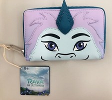 Loungefly - NUEVO CON ETIQUETAS - Disney - Raya y el último dragón - Cartera Cosplay Sisu