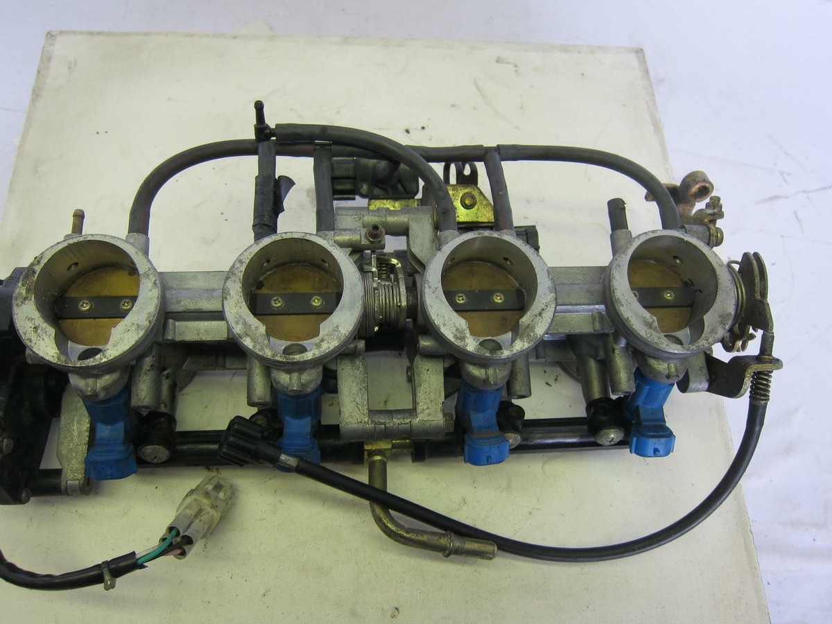 2005 Kawasaki Ninja ZX6R ZX636C OEM MAIN FUEL INJECTORS / THROTTLE