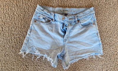 American Eagle Strigid High Rise Short 4 Light Wash