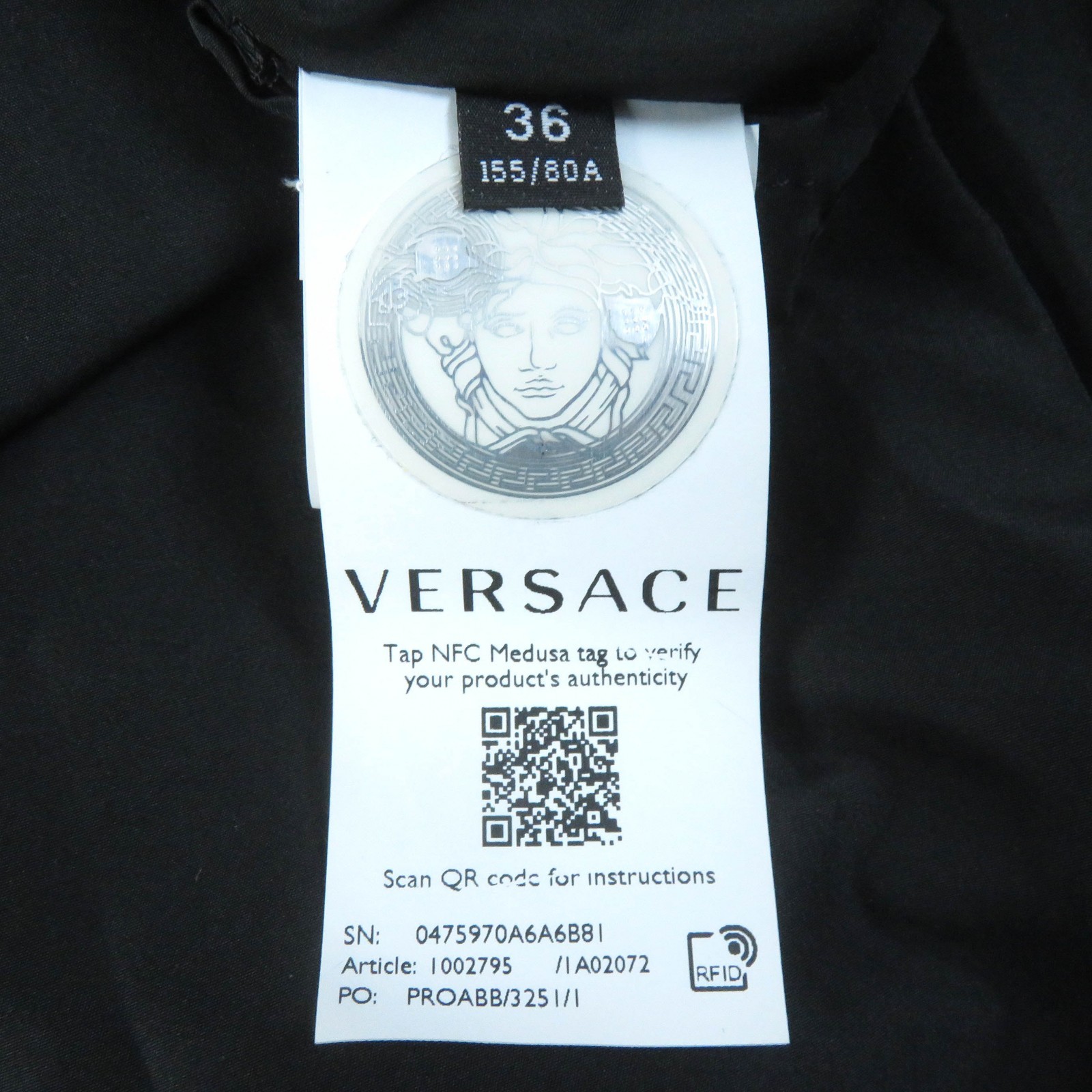 Excellent VERSACE down coat Baroque Pattern  Blac… - image 9