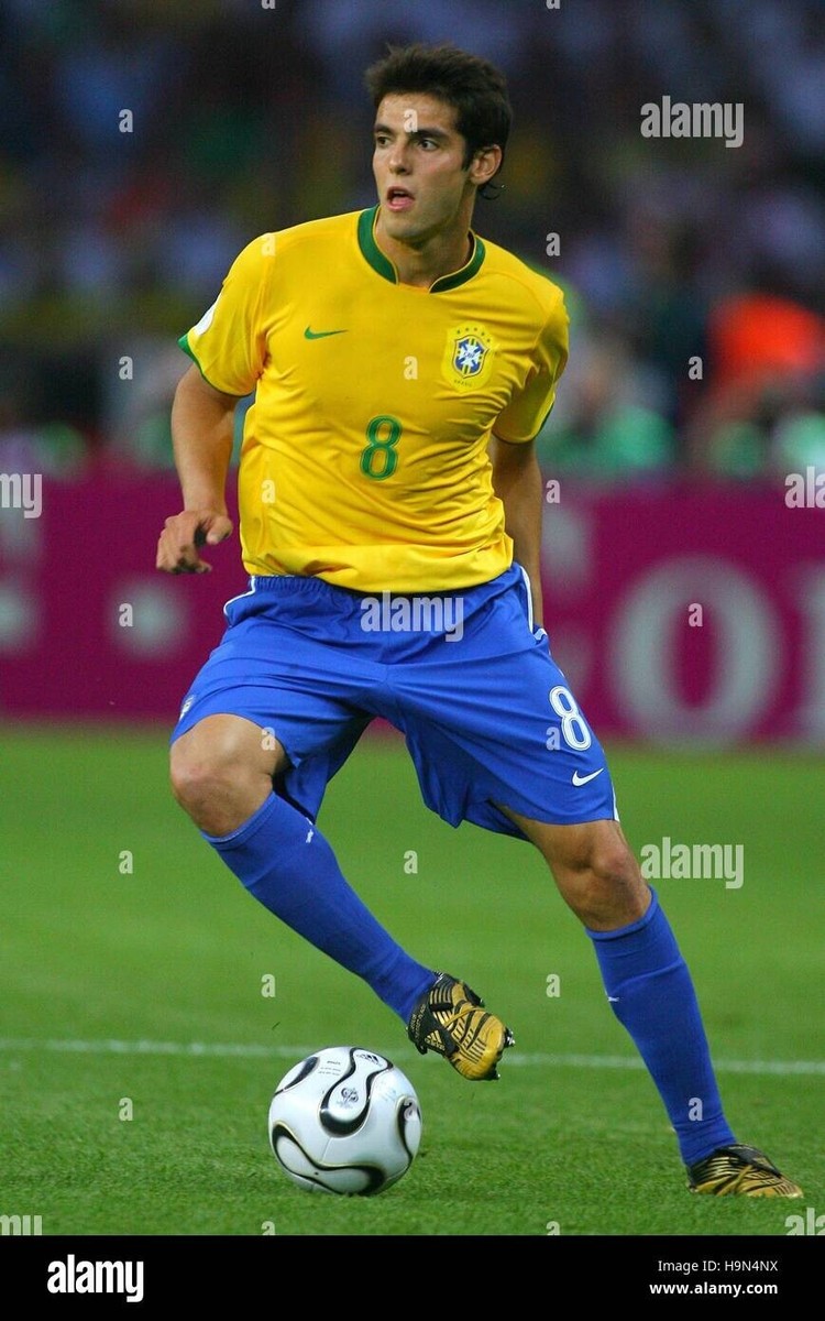 Brasil Jersey Team Authentic Nike Size MEDIUM 2006 #8 KAKA