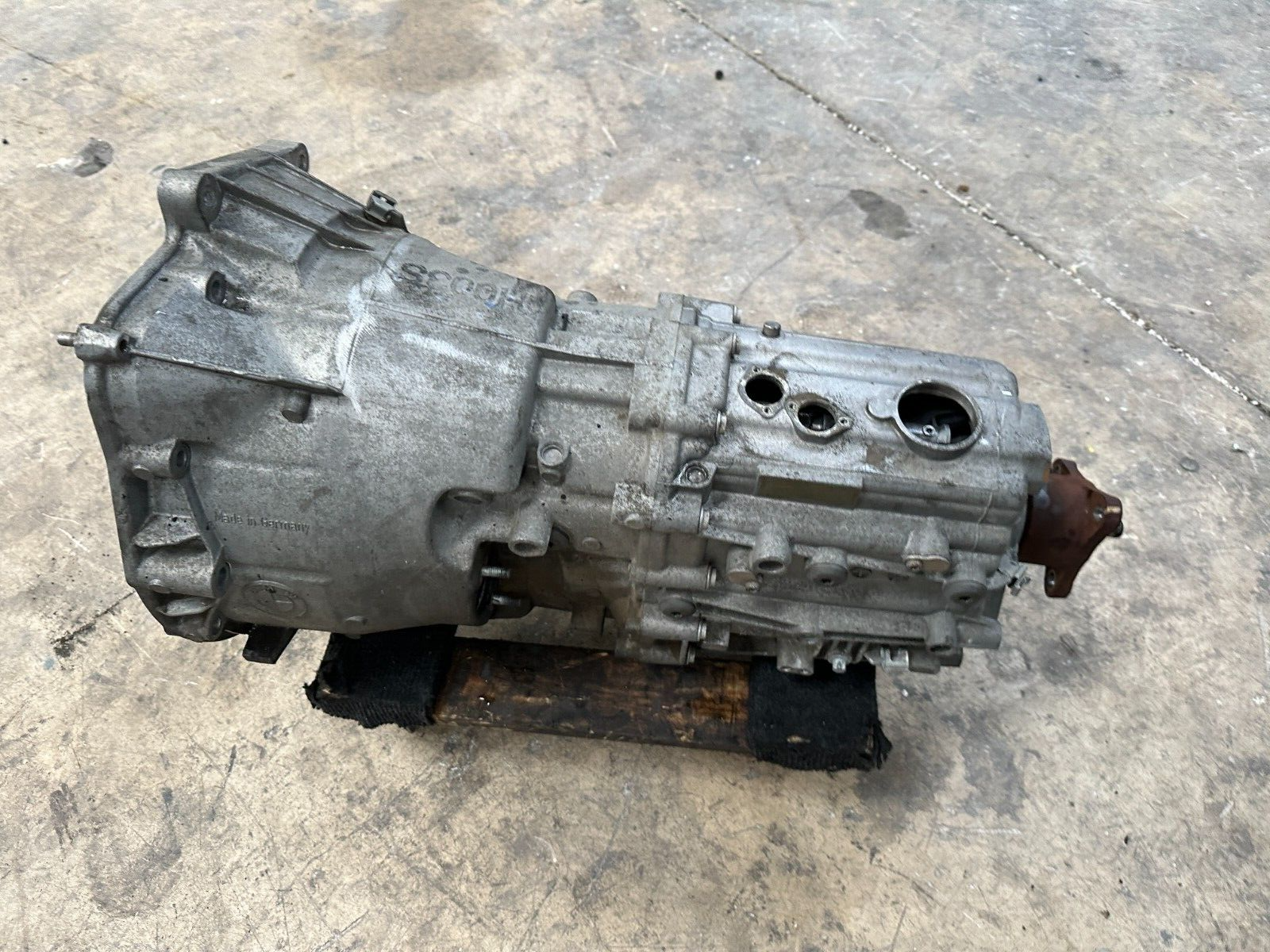 BMW Z4 3.0i Roadster E85 Transmission - Assembly 6 Speed V12053 
