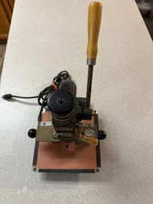 VINTAGE KWIKPRINT Model 17 HOT Gold Stamping Embossing Engraving Machine. HEATS
