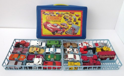 LOT OF 23 VINTAGE LESNEY MATCHBOX MODELS IN MATCHBOX OFFICIAL COLLECTOR CASE