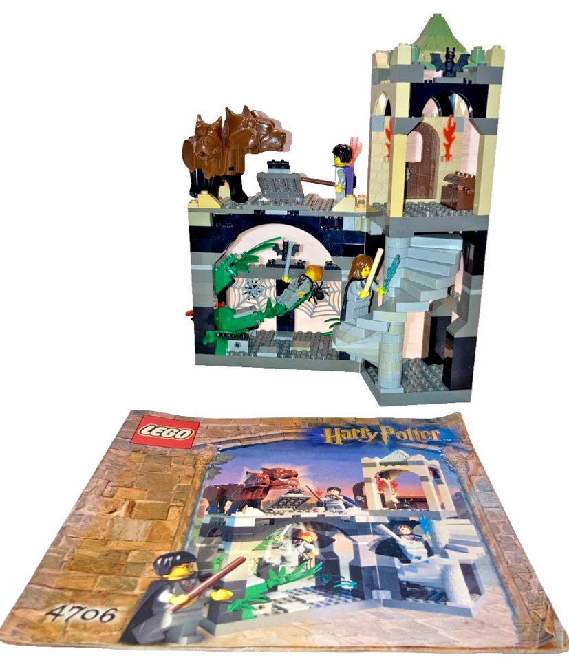LEGO Harry Potter 4706 Forbidden Corridor, photo 1 of 5