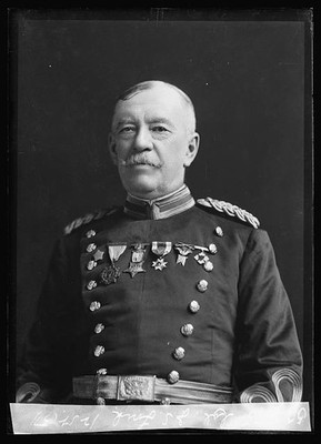 Photo:Fond, Col. J.S.