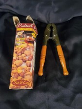 Praktisch Nubknacker Nut Cracker And Bottle Opener
