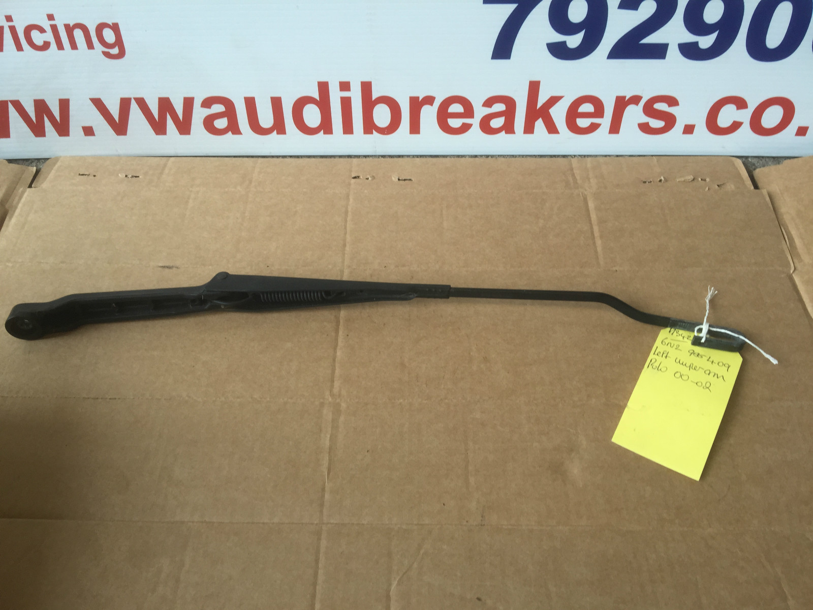 VW POLO 00-02 6N2 LEFT FRONT WINDSCREEN WIPER ARM RHD 6N2955409  