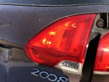 Peugeot 2008 I CU Rückleuchte innen rechts Innenteil Heckklappe bis 2016