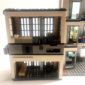 Police Station 60141 *NEAR COMPLETE* LEGO City