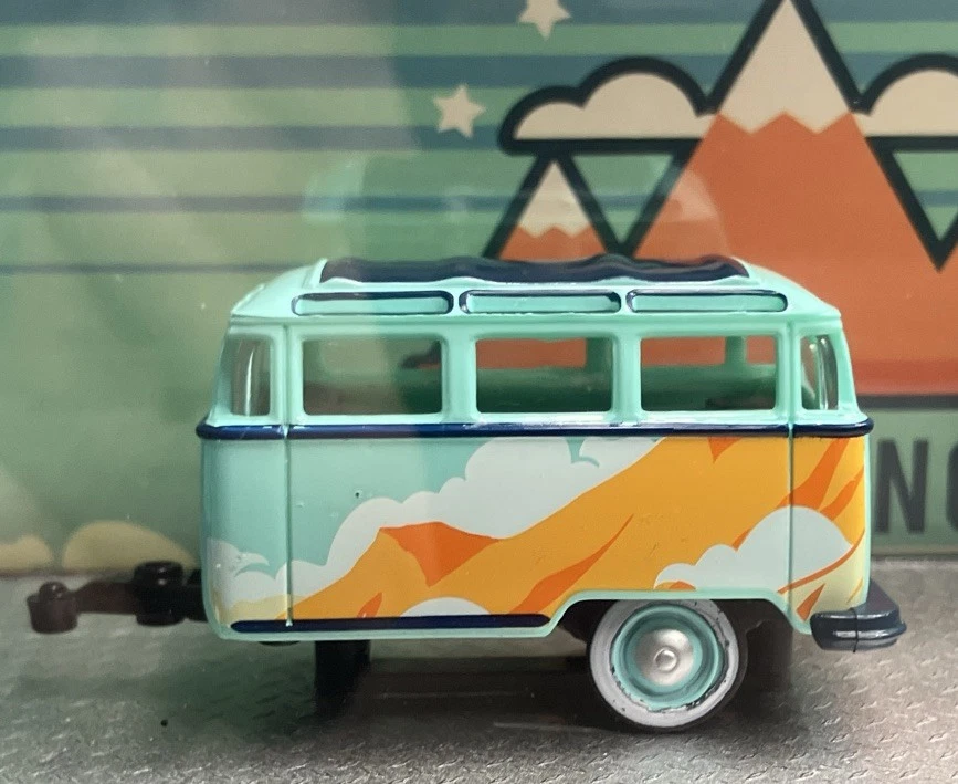 2025 M2 machines 1959 VW double cab Truck USA model in 1960 VW delivery van and - Image 3 of 4