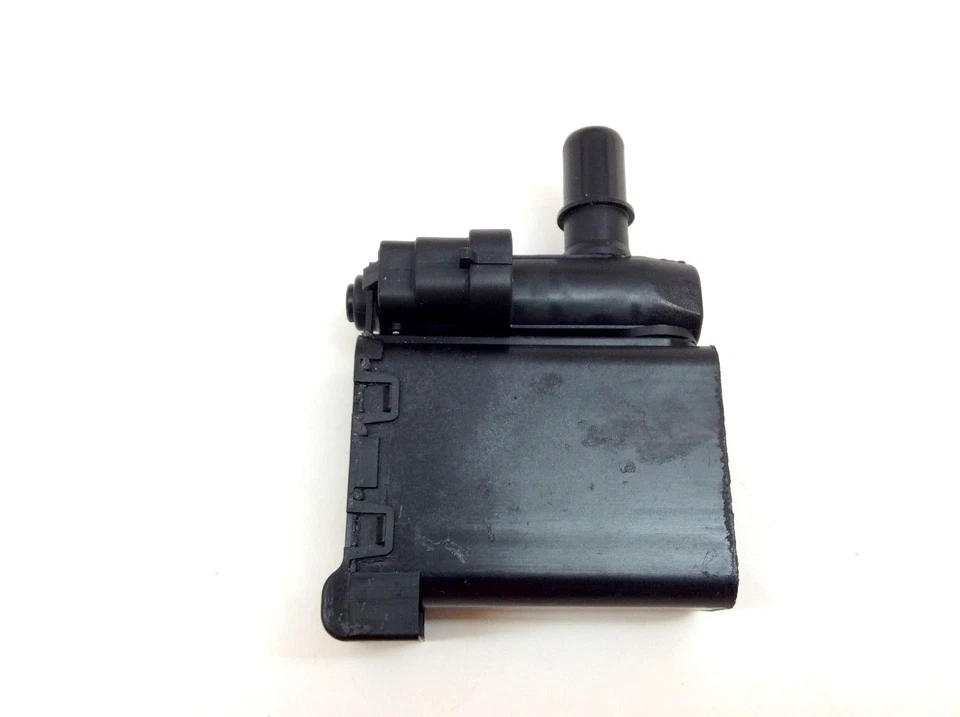 Electroválvula de ventilación de bote de emisiones de evaporación de vapor Chevrolet ACDelco OEM 15759044 Foto 4 de 4