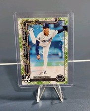 2025 Topps Holiday Yoshinobu Yamamoto Green Plaid #H159 Los Angeles Dodgers