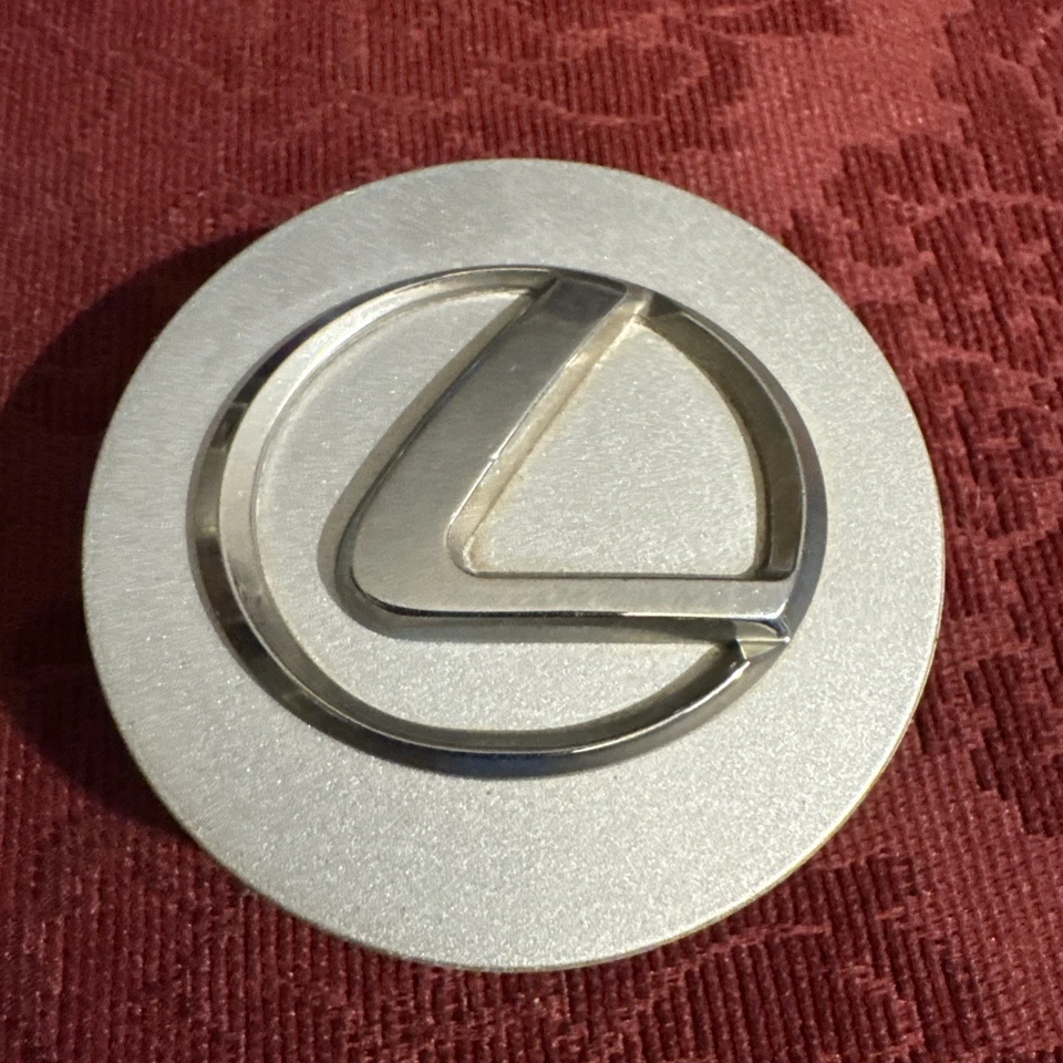 LEXUS GS300, GS400, GS430, LS430, RX300, SC400 OEM WHEEL CENTER CAP - Image 2 of 4
