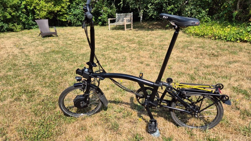 Brompton Folding Bike 6-Speed, Black H6R (2022)