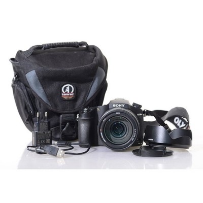 Sony DSC-RX10 III / DSC-RX10M3 Kamera mit Vario-Sonnar 2,4-4,0/8,8-220 