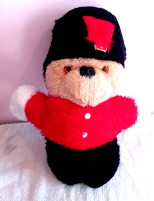 Vintage Teddybär als Beefeater Solider Guard Stofftier Plüschtier