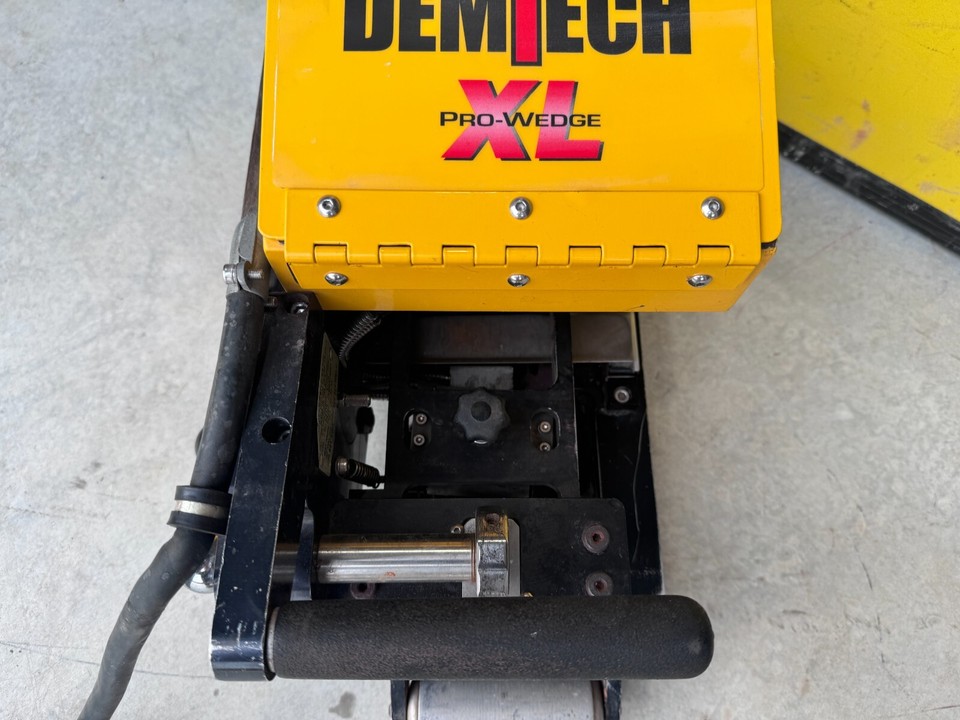 Mdemtech Machine DemTech Pro-Wedge XL 110V Welder HDPE TPO Plastic Welding Bonding ...
