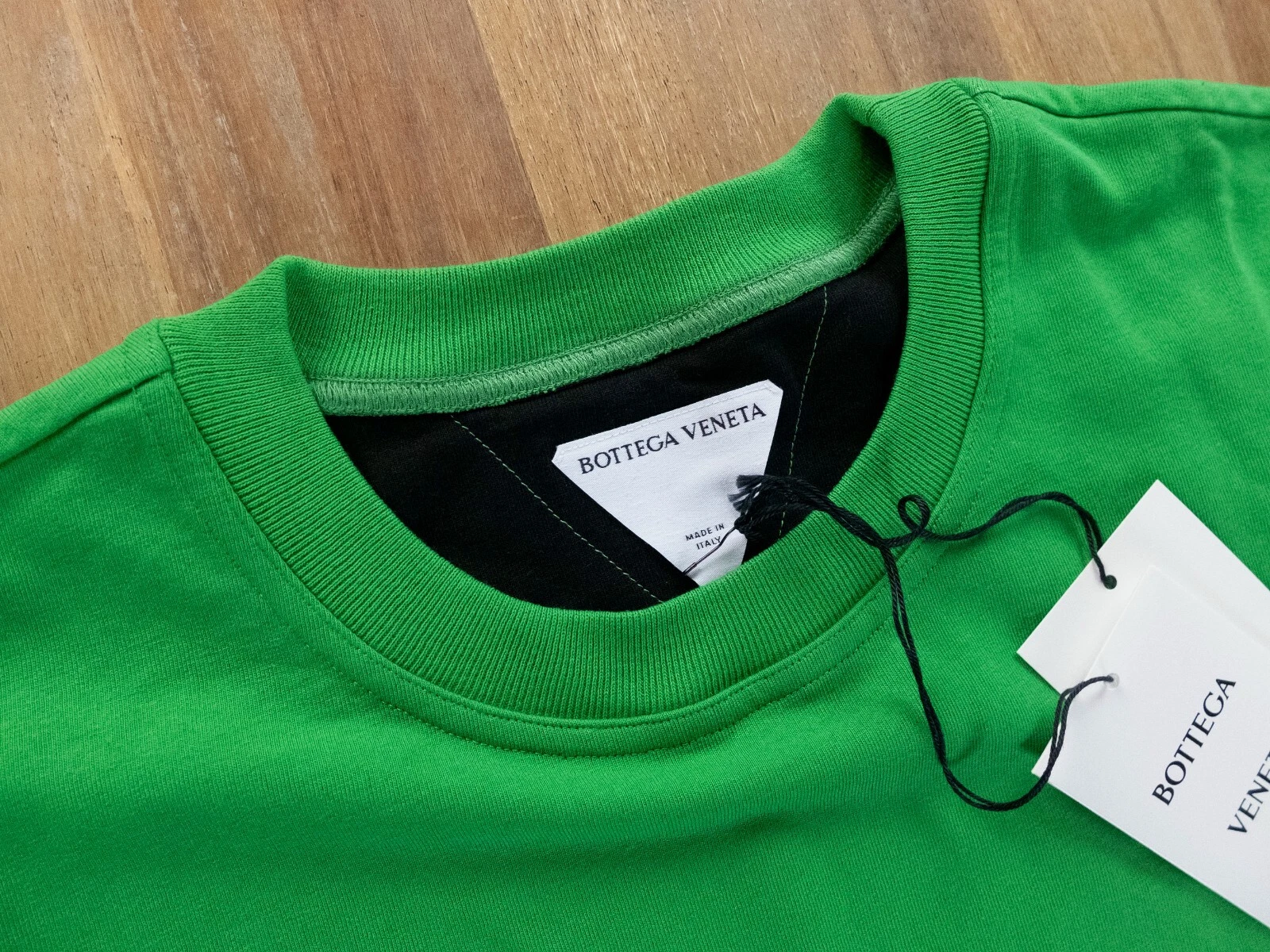 T shirt BOTTEGA VENETA Sunrise parrocchetto verde e nero doppio strato cotone Large