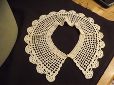 Crocheted Collar, VTG HANDMADE. DARK ECRU, SCALLOPS victorian / PETER PAN style
