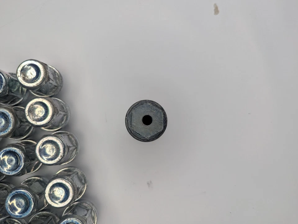 Juego de tuercas de rueda 13-18 Ford Focus ST OEM Foto 4 de 4