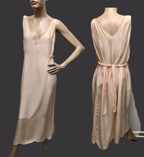 Antique VTG 1930s TRILLIUM UNDERTHINGS PEACH SILK Long LINGERIE GOWN Sz 42 Bust