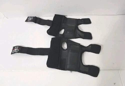 Triple 8 Wristsaver Wrist Guards for Skateboarding Snowboarding Junior Size