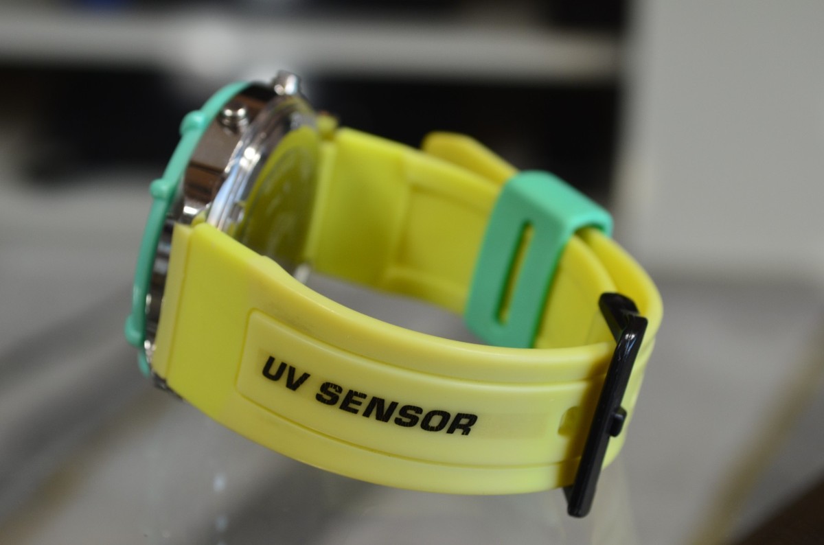CASIO UV-700 UV SENSOR DIGITAL WATCH MARLIN VINTAGE MARINE CPW BM