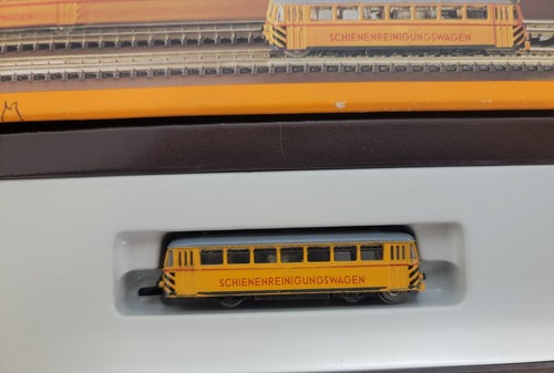 Z Marklin 8802 Powered Track Cleaning Car