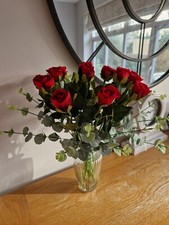 A Dozen Red Roses & Glass Vase  Flowers Valentines Bouquet Luxury Quality
