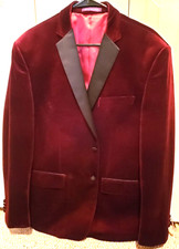 VINCI Men's Burgundy Velvet 2-Button Slim Fit Dinner Jacket