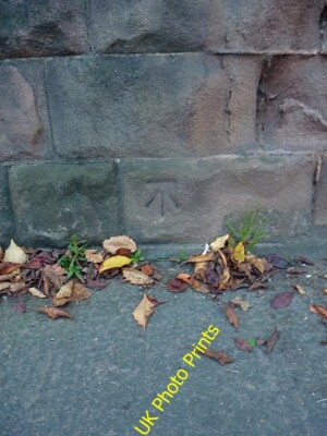Foto 6x4 OS Benchmark - Stapenhill, E Gesicht der Kirche Burton upon Trent A c2015