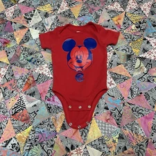 Infant Mickey Mouse Chicago Cubs Single Red Winning Team Bodysuit 6-9 Months