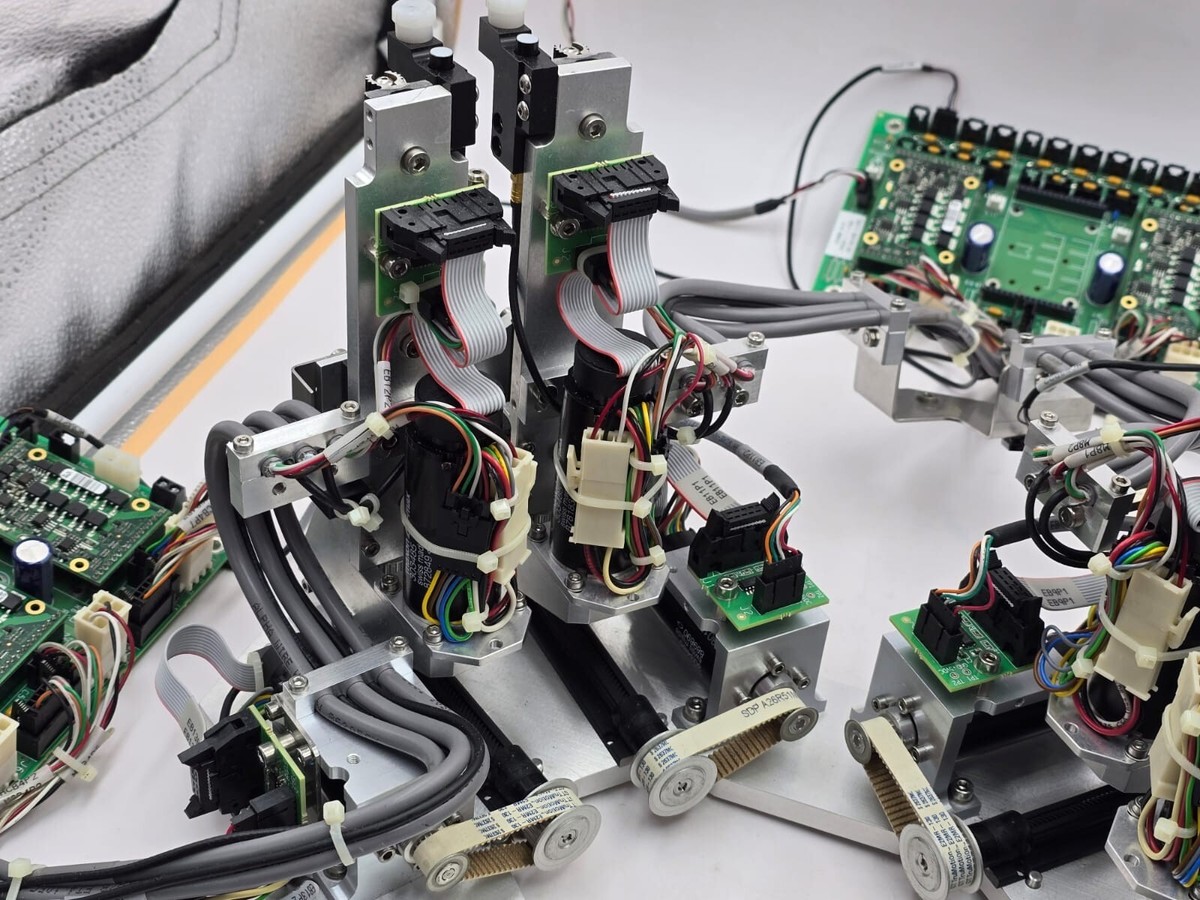 Stand X Z includes 8 pcs Maxon 303485 motors linears,control Stand X Z includes 8 pcs Maxon 303485 motors linears,control